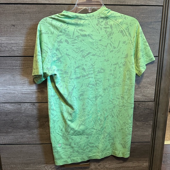 Lululemon shirt - Picture 2 of 2